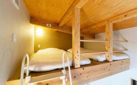 ホテルカラカウア コテージ ペア宿泊券 1泊（素泊まり）