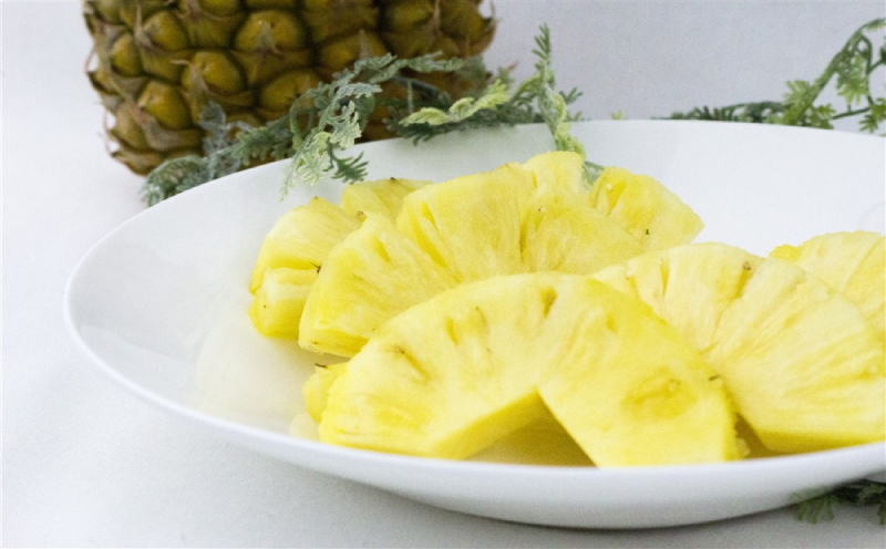 【2026年発送】訳ありパイン 4～8玉 約4.8kg（ボゴールパイン） パイン パイナップル ぱいなっぷる ボゴール 訳あり 訳アリ 不揃い 家庭用 国産パイン パインアップル スナック ちぎって食べる 夏限定 トロピカル ジューシー フレッシュ 南国 フルーツ 沖縄 宜野座村