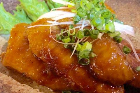 ホルモン豚尾名物！【ホルモン豚尾】3個セット 〇 コラーゲン ぷるっぷる ビールのお供 やみつき 沖縄 読谷村 テール 濃厚