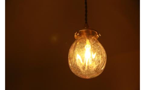 【琉球ガラス工房 硝子家すずめ】吊り下げランプ＜オーロラ＞ 〇 琉球ガラス 沖縄県 読谷村 ランプ 吊り下げ インテリア かわいい おしゃれ 家電 流行り 電球 LED ガラスシェード オーロラ シンプル