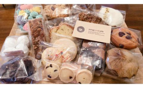 ＜songbird cafe＞オススメのマフィン６個と焼き菓子の詰め合わせ 〇 読谷村 スイーツ オススメ 国産小麦使用 チルド配送 沖縄 都屋 一軒家カフェ 卵使用 発酵バター使用 常温 レンチン 人気商品 手作り ふんわり しっとり 素材にこだわり 季節毎のワクワク 地場産品