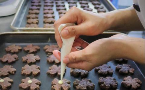 ＜JoieJoie326＞焼き菓子詰め合わせ（パウンドケーキ1本付き） ☆ 読谷村 旬のデザート 人気店 常温 ジョワジョワ326 こだわり クッキー キビ糖 ヘーゼルナッツ イチジク ガレット アールグレイ 抹茶 沖縄 あんず エスカルゴ 紅いも パルミエ もらって嬉しい