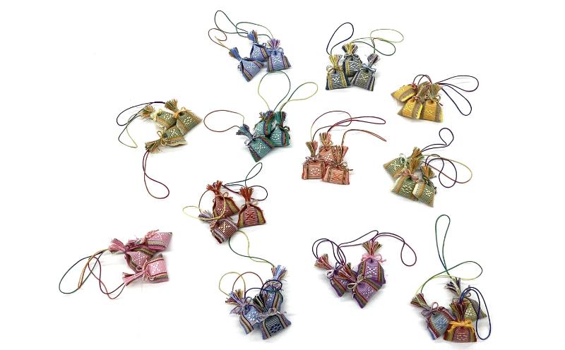 伝統工芸＜読谷山花織＞マースストラップ（３種類）セット ☆ 伝統工芸品 沖縄 織物 お守り 色違い有 お土産に カワイイ セット商品 カラフル 地場産品 花織 ミンサー 願いをこめて 手作り