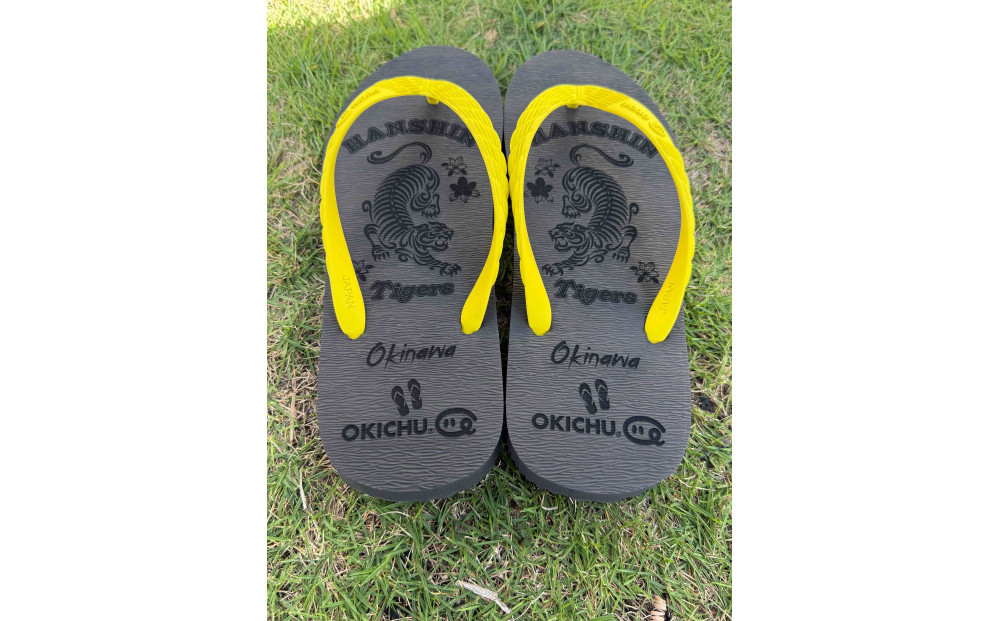 【22cm】プロ野球コラボ島ぞうり(阪神タイガース) |  沖縄 プロ野球 阪神 阪神タイガース タイガース 島ぞうり 旅行 美浜 トラベル キャンプ 人気 おすすめ 北谷 ちゃたん おすすめ