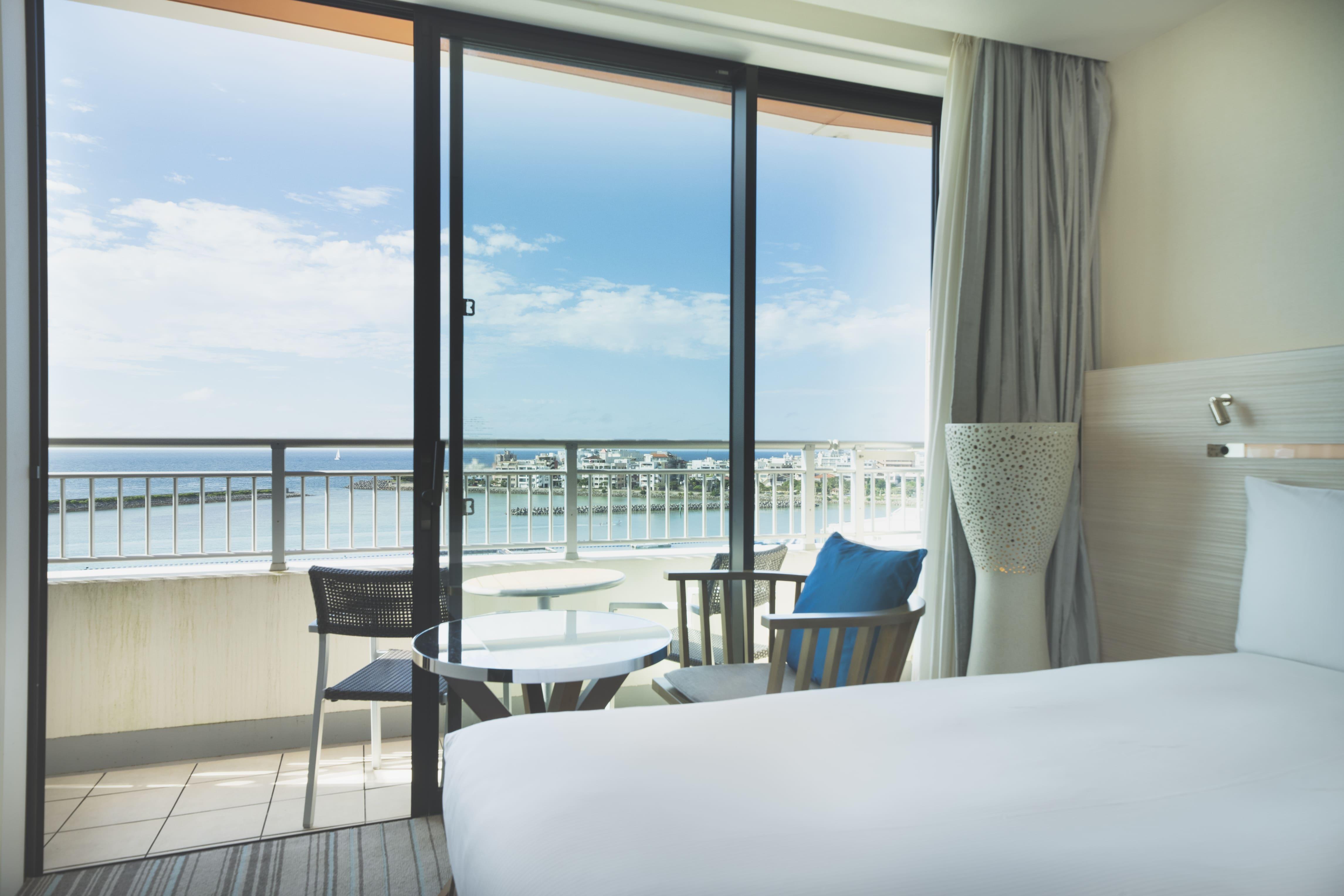 【ふるさと納税】【ヒルトン沖縄北谷リゾート】オーシャンビュールーム1泊朝食付きペア宿泊券