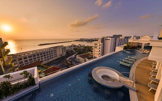 【ふるさと納税】【レクー沖縄北谷スパ＆リゾート】ご宿泊券　スーペリアルーム（メイン棟）１～4名様1泊朝食付 | 沖縄 旅行 クーポン ホテル 体験 トラベル 人気 おすすめ リゾート チケット 北谷 ちゃたん おすすめ 送料