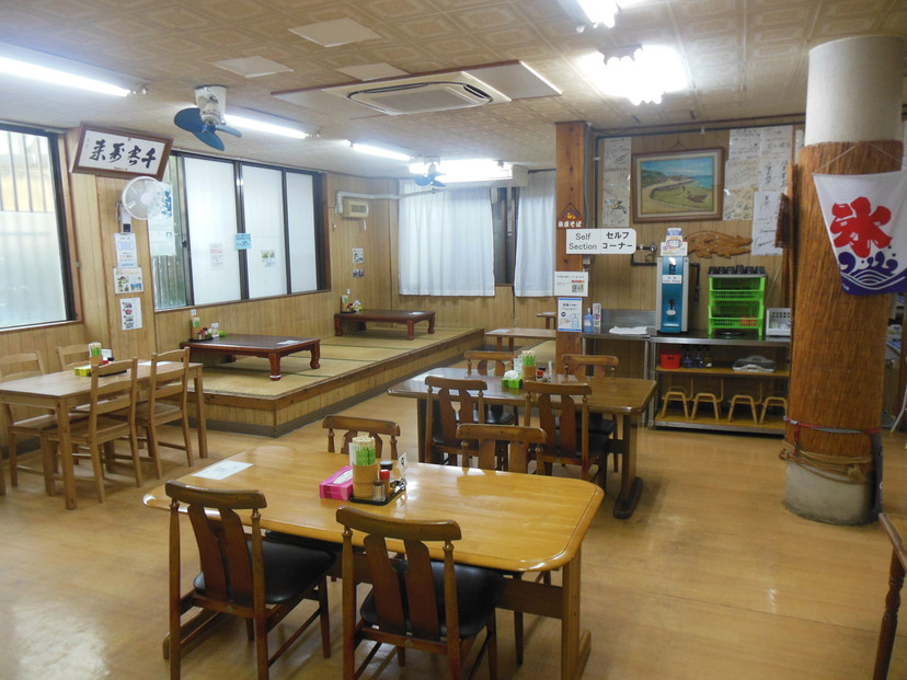 【ふるさと納税】軟骨入りスープ３食セット ～「沖縄・浜屋そば」よりお届け！～ ｜人気 沖縄そば ソーキ  沖縄 おきなわ 食堂 そば そーき ソーキ 三枚肉 肉 沖縄そば おきなわそば おすすめ 人気 家族 ファミリー 汁 スープ