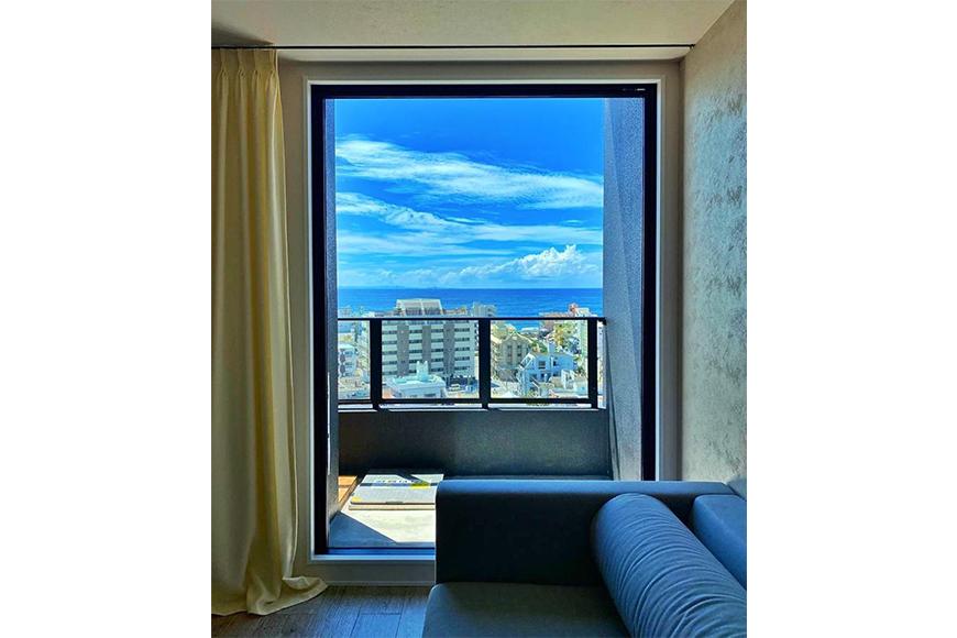 【ふるさと納税】◆BLUE STEAK WONDER CHATAN◆エグゼクティブ・ペントハウス　5泊朝食付 ご宿泊券（1～4名様）