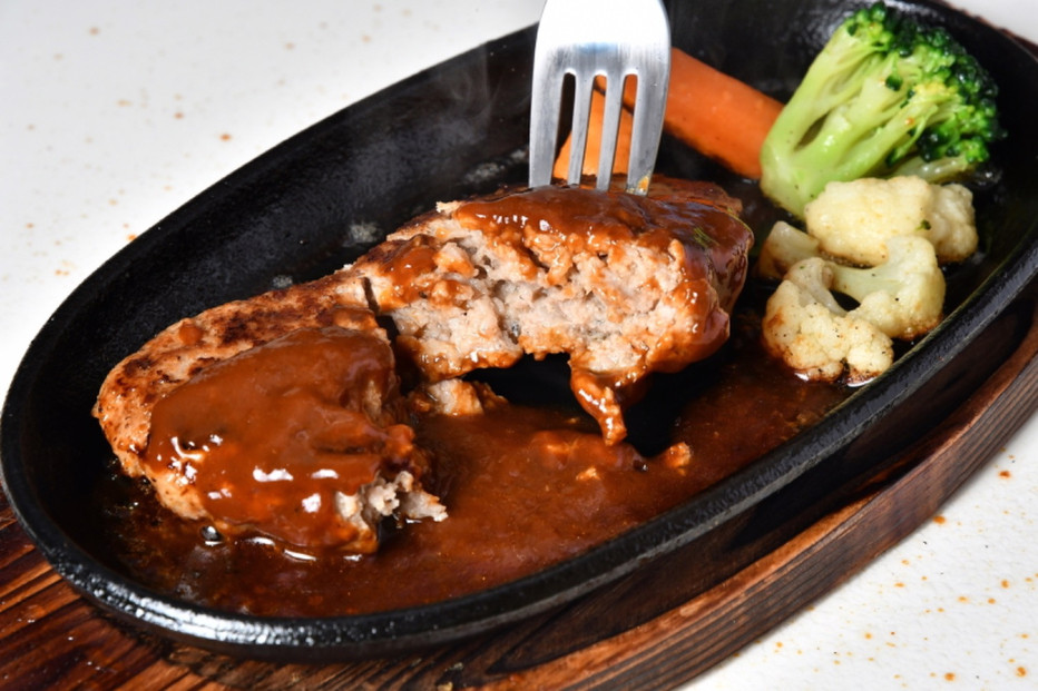 【KINJO BEEF】石垣牛お試しセット（ハンバーグ2個・フランク4本＜2パック＞） | ハンバーグ フランクフルト お試し 肉 石垣牛 牛肉 牛 沖縄 北谷 石垣島 ちゃたん おかず 惣菜 冷凍