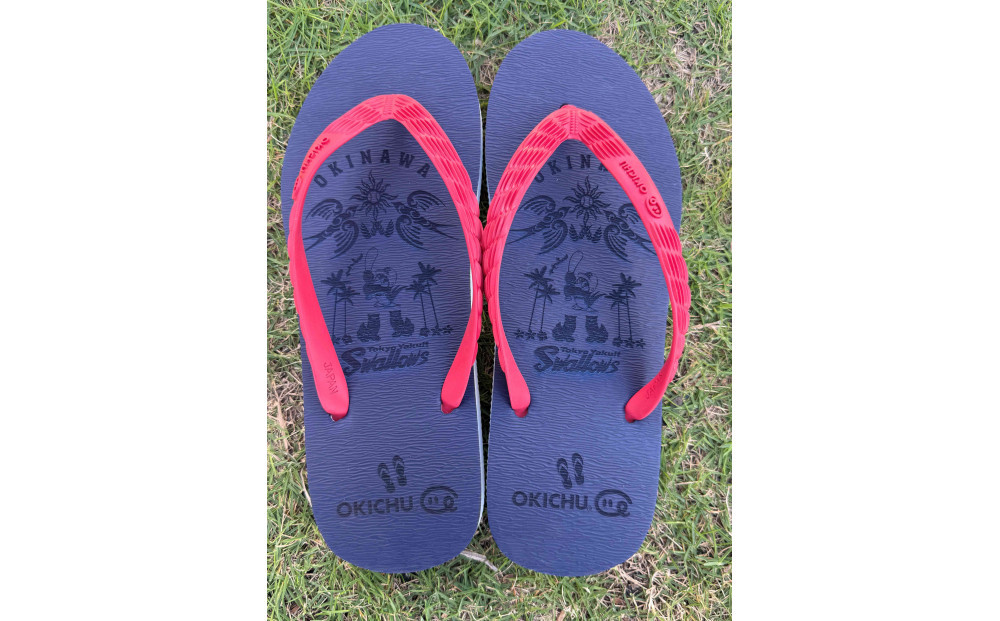 【25cm】プロ野球コラボ島ぞうり(ヤクルトスワローズ)   | 沖縄 プロ野球 ヤクルト ヤクルトスワローズ スワローズ 島ぞうり 旅行 美浜 トラベル キャンプ 人気 おすすめ 北谷 ちゃたん おすすめ