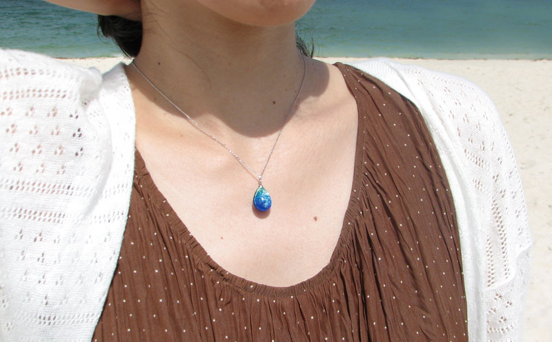 長七屋のケラマブルーネックレス／Silver925【nec09-2】ー販売証明書付きー ネックレス 慶良間 ブルー おしゃれ プレゼント アクセサリー ジュエリー オリジナル パッケージ 証明書付き きれい 耐熱 フォーマル カジュアル ガラス シルバー 海 沖縄 おきなわ 送料無料