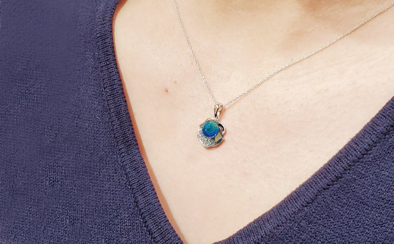 長七屋のケラマブルーネックレス／Silver925【nec14-7】ー販売証明書付きー ネックレス 慶良間 ブルー おしゃれ プレゼント アクセサリー ジュエリー オリジナル パッケージ 証明書付き きれい 耐熱 フォーマル カジュアル ガラス シルバー 海 沖縄 おきなわ 送料無料