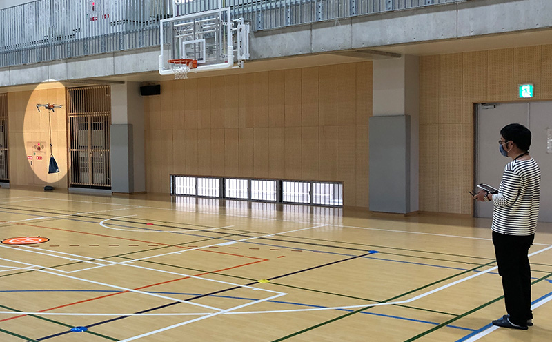 ドローン操縦士：応用技能講習（2）物件投下【ドローン教習所 アール沖縄校】 ドローン ライセンス 検定 講座 目視外飛行 物件投下 夜間飛行 応用 技能 操縦 知識ルール 操縦士 操縦士 資格 資格証明書 受講 安全飛行 手ぶら 沖縄 北中城村