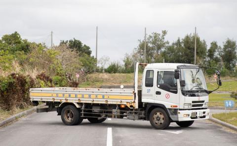 ＜普天間自動車学校＞中型免許プラン（８ｔ限定中型免許限定解除）