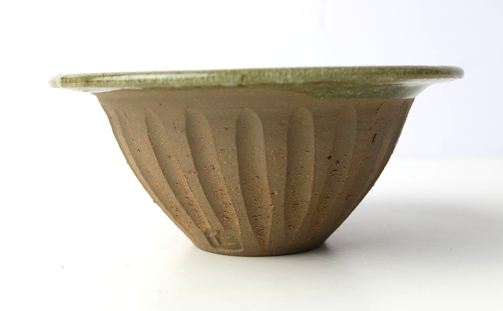 【仁 陶器工房】灰釉しのぎ小鉢 ペア やちむん ヤチムン 陶器 手作り 小鉢 鉢 しのぎ 2個 セット 器 焼物 伝統 工芸 食器 うつわ シンプル 毎日使い 普段使い 沖縄 北中城