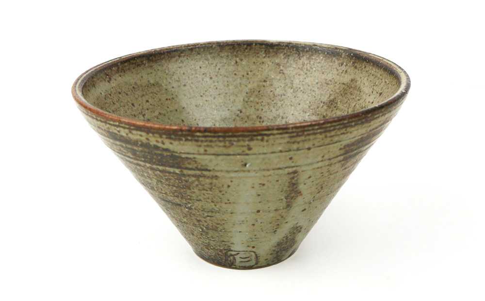 【仁 陶器工房】さんかく鉢（大）ペア やちむん ヤチムン 陶器 手作り 小鉢 鉢 三角鉢 2個 セット 器 焼物 伝統 工芸 食器 うつわ シンプル 毎日使い 普段使い 沖縄 北中城