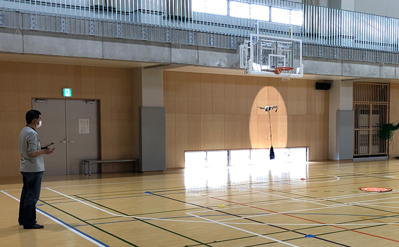 ドローン操縦士：応用技能講習（2）物件投下【ドローン教習所 アール沖縄校】 ドローン ライセンス 検定 講座 目視外飛行 物件投下 夜間飛行 応用 技能 操縦 知識ルール 操縦士 操縦士 資格 資格証明書 受講 安全飛行 手ぶら 沖縄 北中城村