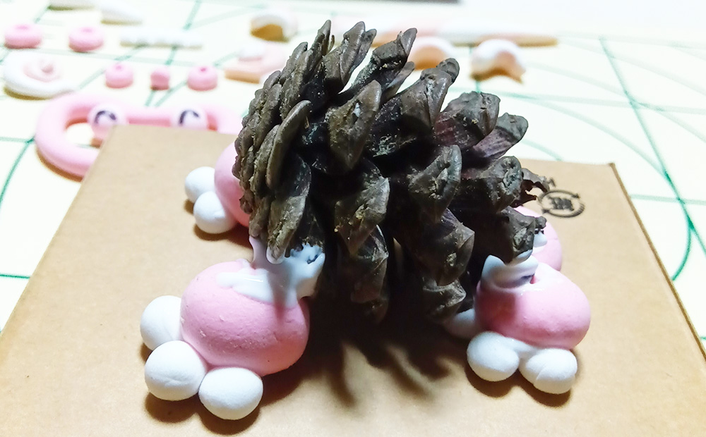 手作り体験 松ぼっくりシーサー作り【2体】1～2名様 工作体験 手作り シーサー 子供 体験 3歳 4歳 5歳 簡単 子連れ体験 親子 家族 カップル 小学生 しーさー 観光 ライカム 手軽 沖縄 北中城村