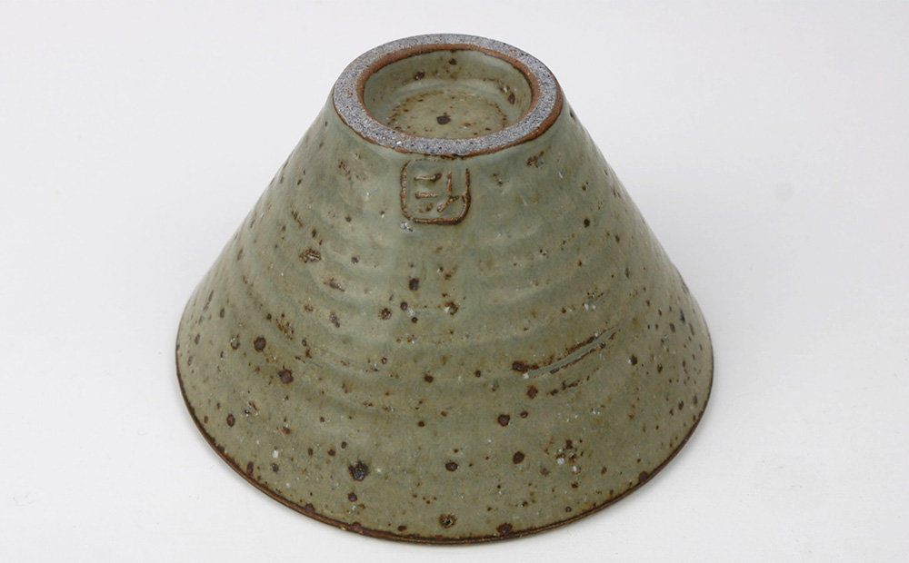 【仁 陶器工房】さんかく鉢（小）ペア やちむん ヤチムン 陶器 手作り 小鉢 鉢 三角鉢 2個 セット 器 焼物 伝統 工芸 食器 うつわ シンプル 毎日使い 普段使い 沖縄 北中城