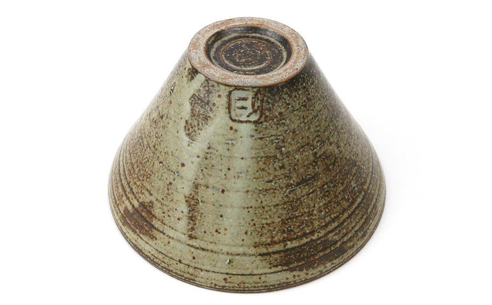 【仁 陶器工房】さんかく鉢（大）ペア やちむん ヤチムン 陶器 手作り 小鉢 鉢 三角鉢 2個 セット 器 焼物 伝統 工芸 食器 うつわ シンプル 毎日使い 普段使い 沖縄 北中城