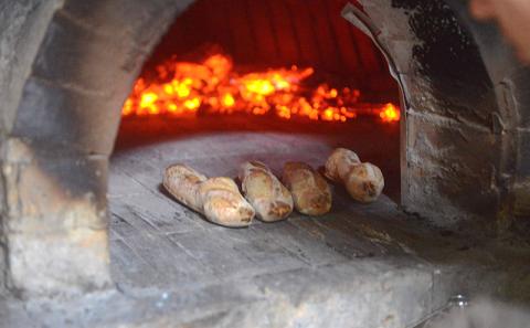 ＜ときはや石窯薪火パン＞無糖、無塩パンセット定期便（6回分）