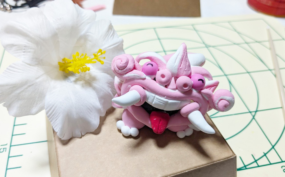 手作り体験 松ぼっくりシーサー作り【4体】2～4名様 工作体験 手作り シーサー 子供 体験 3歳 4歳 5歳 簡単 子連れ体験 親子 家族 カップル 小学生 しーさー 観光 ライカム 手軽 沖縄 北中城村