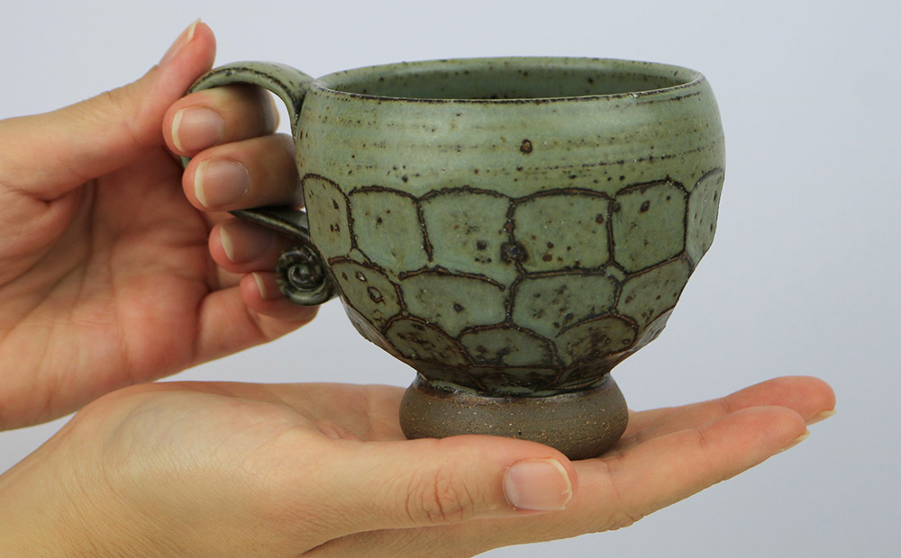 【仁 陶器工房】城壁カット カップ（1個） やちむん ヤチムン 陶器 手作り カップ マグカップ コーヒー 紅茶 お茶 器 焼物 伝統 工芸 食器 うつわ シンプル 毎日使い 普段使い 沖縄 北中城