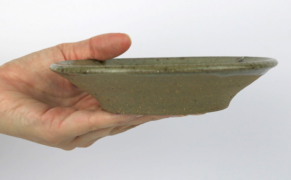 【仁 陶器工房】灰釉 5寸丸皿 ペア やちむん ヤチムン 陶器 手作り 皿 取り皿 リム皿 2個 セット 器 焼物 伝統 工芸 食器 うつわ シンプル 毎日使い 普段使い 沖縄 北中城