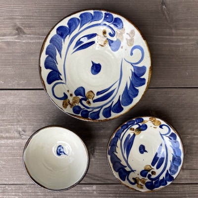 やちむん 唐草紋様(染付)青 3点セット〈小皿・皿・茶碗〉