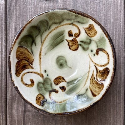 やちむん 唐草紋様 5寸皿(染付)緑