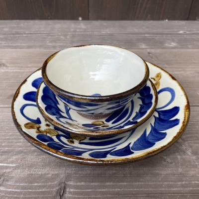 やちむん 唐草紋様(染付)青 3点セット〈小皿・皿・茶碗〉