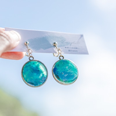 地球イヤリング「地球も人も笑顔に。海のゴミを宝物に」