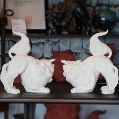 「魔除け獅子」ホワイトシーサー 作 新垣信一