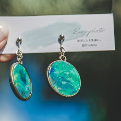 地球イヤリング「地球も人も笑顔に。海のゴミを宝物に」