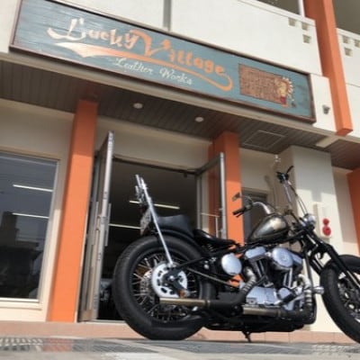 イタリアンオイルレザーの二つ折り財布(ブラック)