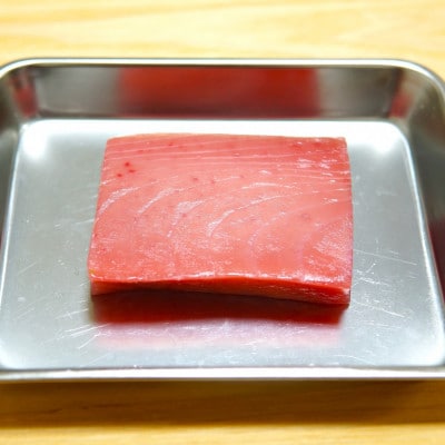 伊平屋島近海のマグロ1kg(マイナス60℃急速冷凍)【配送不可地域：離島】