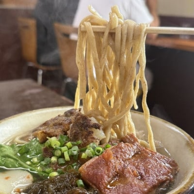 地元民から人気の名店 幸ちゃんそば もずく生麺 てびちそば 2食セット【配送不可地域：離島】
