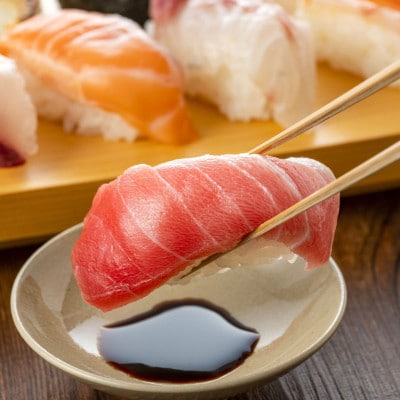 伊平屋島近海のマグロ1kg(マイナス60℃急速冷凍)【配送不可地域：離島】