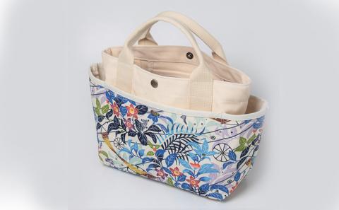 「琉球帆布」お散歩バッグ きらきらシークヮーサー - 帆布 布 トート トートバッグ 琉球紅型 人気 紅型作家 宮城守男 おしゃれ レディース ファッション お出かけ かばん 鞄 手仕事 手づくり ハンドメイド 琉球帆布 伝統技術 沖縄県 八重瀬町【価格改定】