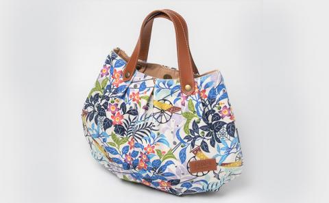 「琉球帆布」アートパンプキンバッグ きらきらシークヮーサー - 8号帆布 琉球紅型 人気 紅型作家 宮城守男 おしゃれ レディース ファッション お出かけ かばん 鞄 手仕事 手づくり ハンドメイド 琉球帆布 伝統技術 沖縄県 八重瀬町【価格改定】