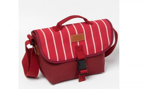 「琉球帆布」ツートンメッセンジャーS / レッド - 帆布 赤 使いやすい バッグ 鞄 かばん 斜め掛け おしゃれ ファッション ポイント 手づくり ハンドメイド 琉球帆布 手仕事 伝統技術 沖縄県 八重瀬町【価格改定】