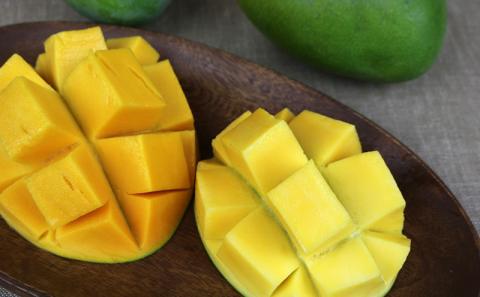 【化粧箱入】【先行受付・2026年発送】JAおきなわの産直キーツマンゴー 約800g【優品】- 先行予約 沖縄 産地直送 南国フルーツ 旬の味覚 贈り物 ギフト オススメ 沖縄県 八重瀬町