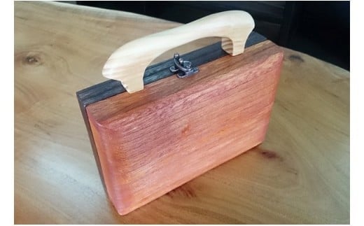 ［グレイン］琉球松と桐のバッグ - メンズ レディース 男性 女性 男女兼用 贈り物 ギフト おしゃれ ツートンカラー 木製品 人気 おすすめ 沖縄県 八重瀬町【価格改定】