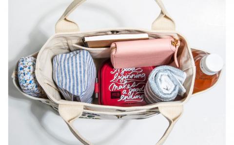 「琉球帆布」 お散歩バッグ （RYUKA ブルー） - 帆布 布 トート トートバッグ 琉球紅型 人気 紅型作家 RYUKA 新垣優香 おしゃれ レディース ファッション お出かけ かばん 鞄 手仕事 手づくり ハンドメイド 琉球帆布 伝統技術 沖縄県 八重瀬町【価格改定】