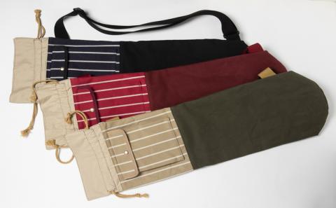 「琉球帆布」ヨガマットケースB（レッド）- ヨガ マットケース 収納 帆布 手づくり ハンドメイド 軽い 丈夫 布 人気 ツートンカラー おしゃれ ポケット付き 高級感 ベルト 調整可能 琉球帆布 手仕事 伝統技術 沖縄県 八重瀬町【価格改定】