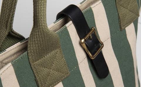 「琉球帆布」タウントート（グリーンストライプ） - 実用性 4号帆布 トートバッグ キャンバス生地 極厚 丈夫 ベーシック おしゃれ ファッション お出かけ かばん 鞄 手仕事 手づくり ハンドメイド 琉球帆布 伝統技術 沖縄県 八重瀬町【価格改定】