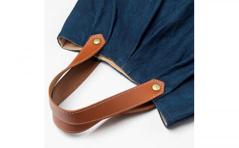 「琉球帆布」琉球藍染パンプキンバッグ - 帆布 琉球藍染 人気 本染 こだわり おしゃれ 奥深い色合い ファッション お出かけ かばん 鞄 手仕事 手づくり ハンドメイド 琉球帆布 伝統技術 沖縄県 八重瀬町【価格改定】