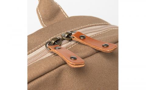 「琉球帆布」ビーンズリュック / ライトブラウン - 帆布 布 バッグ 鞄 かばん ユニセックス 手づくり ハンドメイド 馴染みやすい 茶色 人気 シンプル おしゃれ 使うほど 馴染む 牛革 定番 琉球帆布 伝統技術 沖縄県 八重瀬町【価格改定】