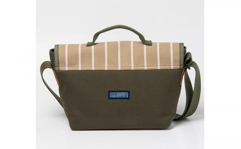 「琉球帆布」ツートンメッセンジャーS / ベージュ - 帆布 使いやすい バッグ 鞄 かばん 斜め掛け おしゃれ ファッション ポイント 手づくり ハンドメイド 琉球帆布 手仕事 伝統技術 沖縄県 八重瀬町【価格改定】