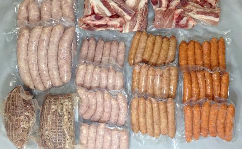 【2ヶ月に1度の定期便：全3回】ブランド豚・キビまる豚ローストポーク＆ソーセージ＆スペアリブセット - 豚肉 小分け スモーク 豚バラ スペアリブ ソーセージ 詰め合わせ 定期便 隔月 便利 人気 ブランド豚 沖縄県 八重瀬町